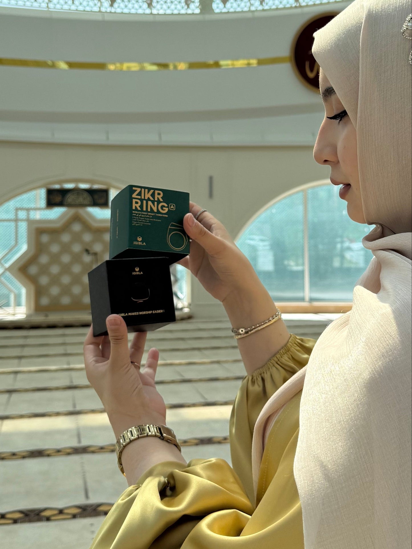 Taqwa Prayer Ring + Charging Case