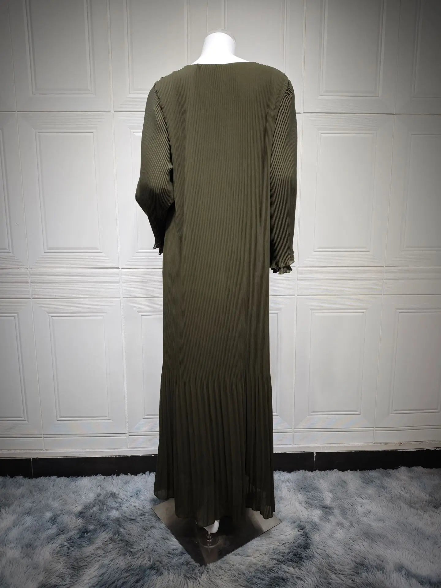 Modest Pleated Abaya: Long Sleeve