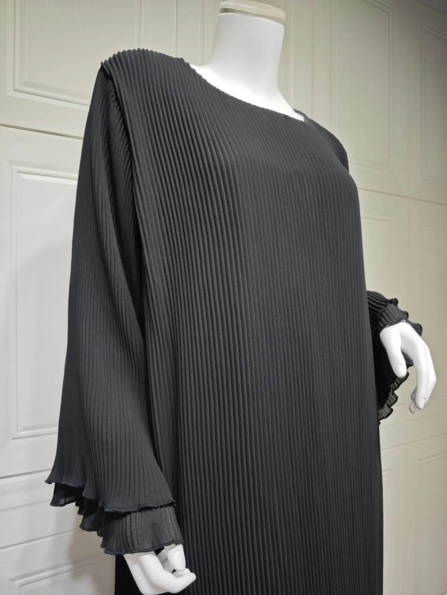 Modest Pleated Abaya: Long Sleeve