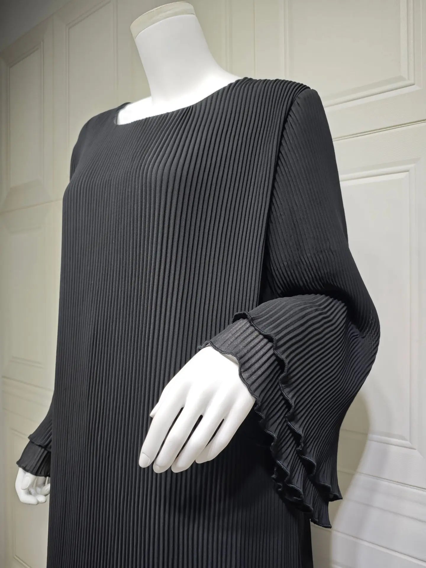 Modest Pleated Abaya: Long Sleeve